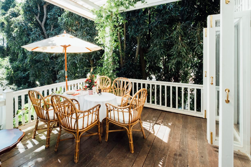 How Custom Deck Building Enhances Your Home’s Overall Appeal